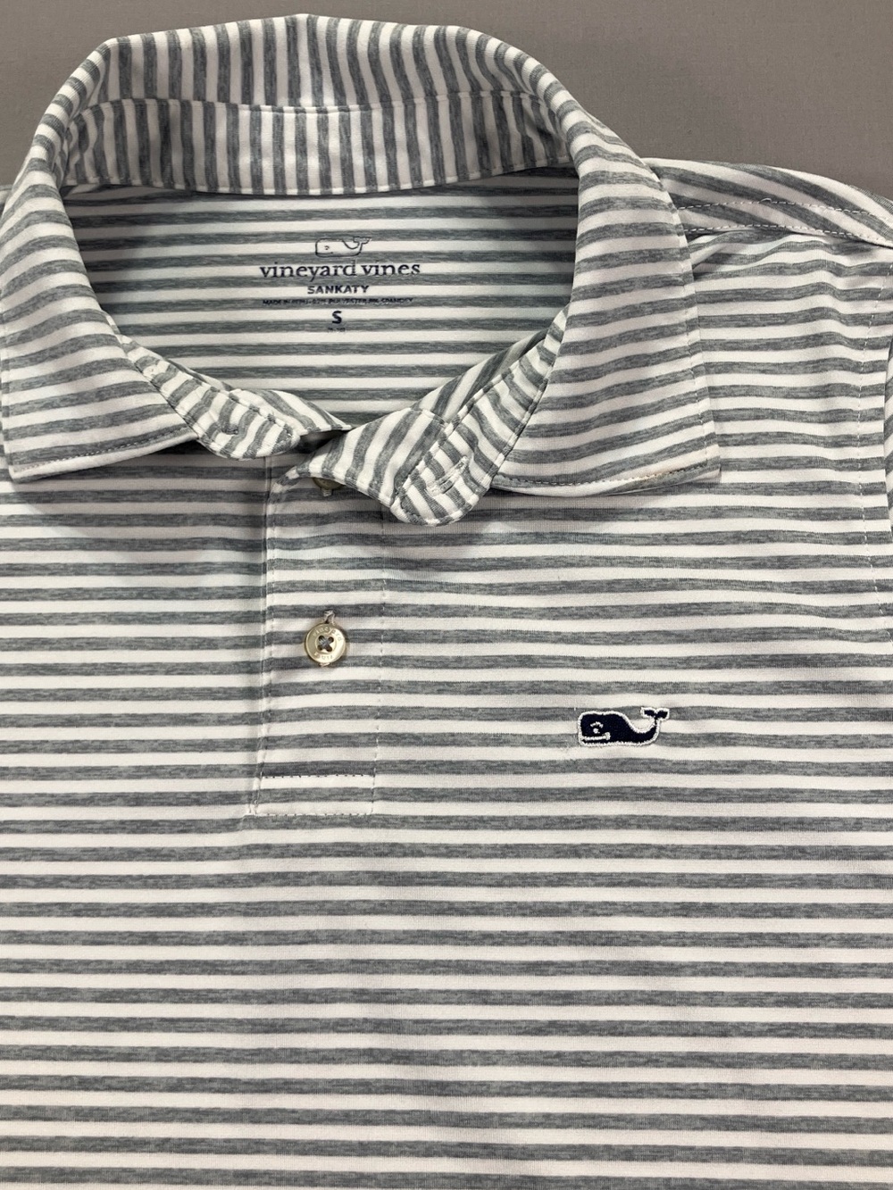 Vineyard Vines Sankaty Boys Gray & White Striped S/S Polo Size Small (8-10)